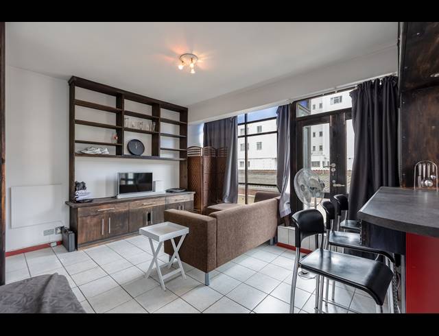 0.5 BEDROOM APARTMENT TO LET IN RONDEBOSCH
